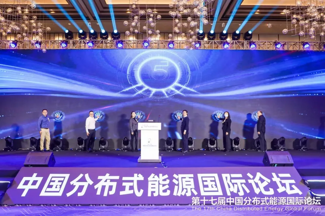 219CC2DC-9D37-46e0-83CF-6546D2584C8C.png
